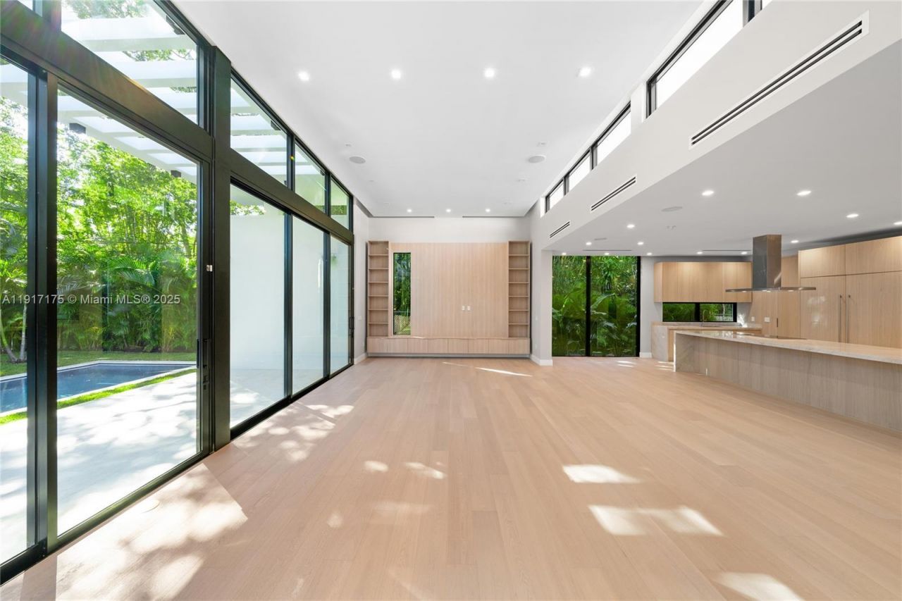 1002 NE 117th St, Biscayne Park, FL 33161 Photo