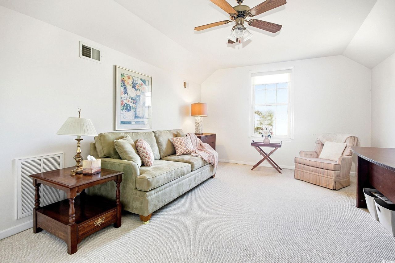 7293 Guinevere Circle Photo 18