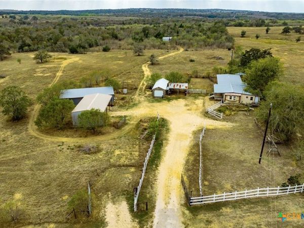 9054 Fm 713 , Dale, TX 78616