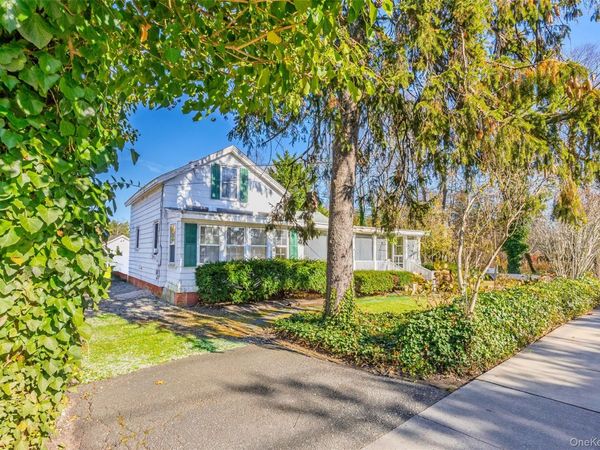 403 Middle Road, Bayport, NY 11705