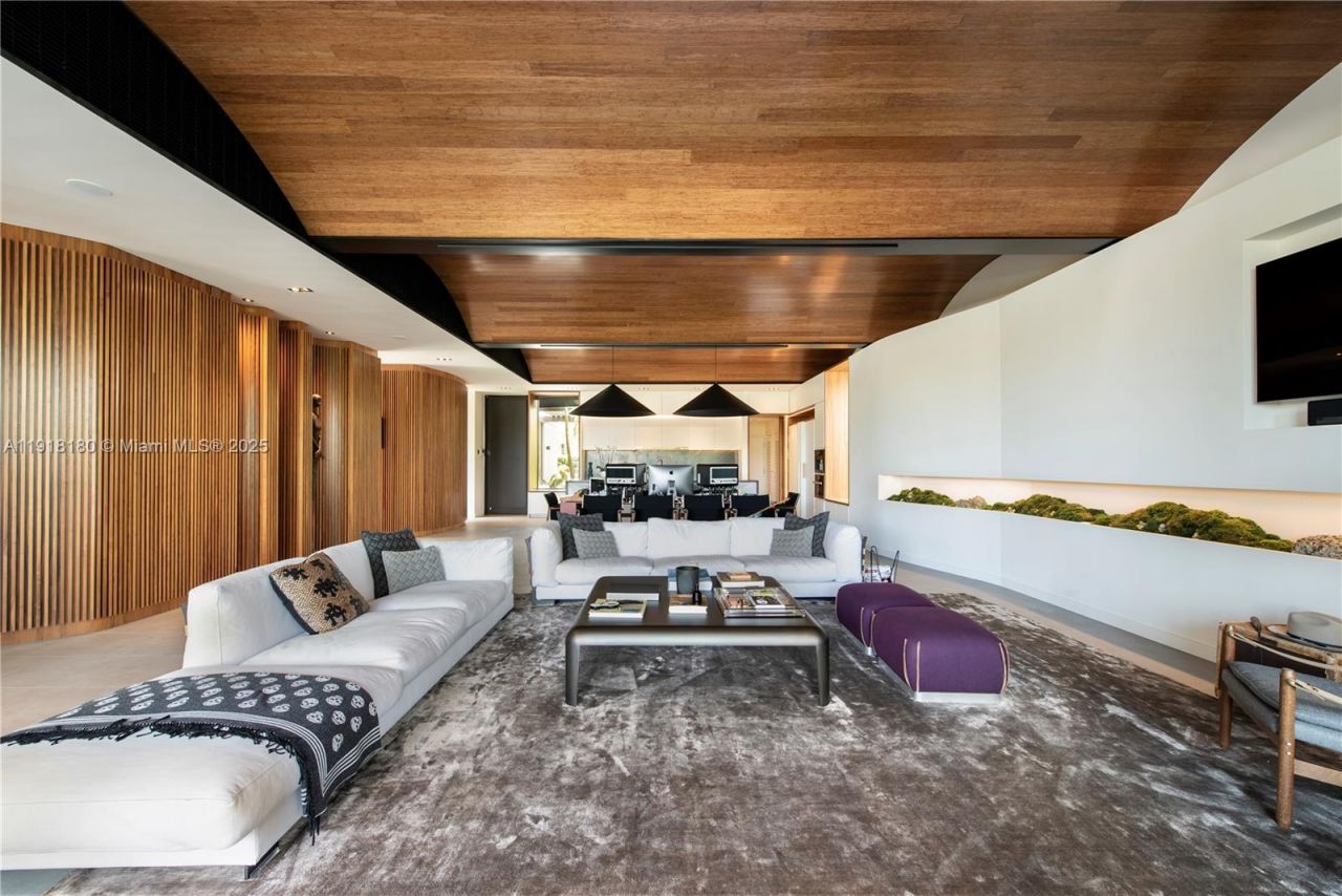 8055 Noremac Ave, Miami Beach, FL 33141 Photo