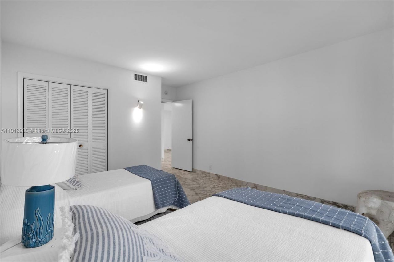 1121 Crandon Blvd, Unit E302, Key Biscayne, FL 33149 Photo