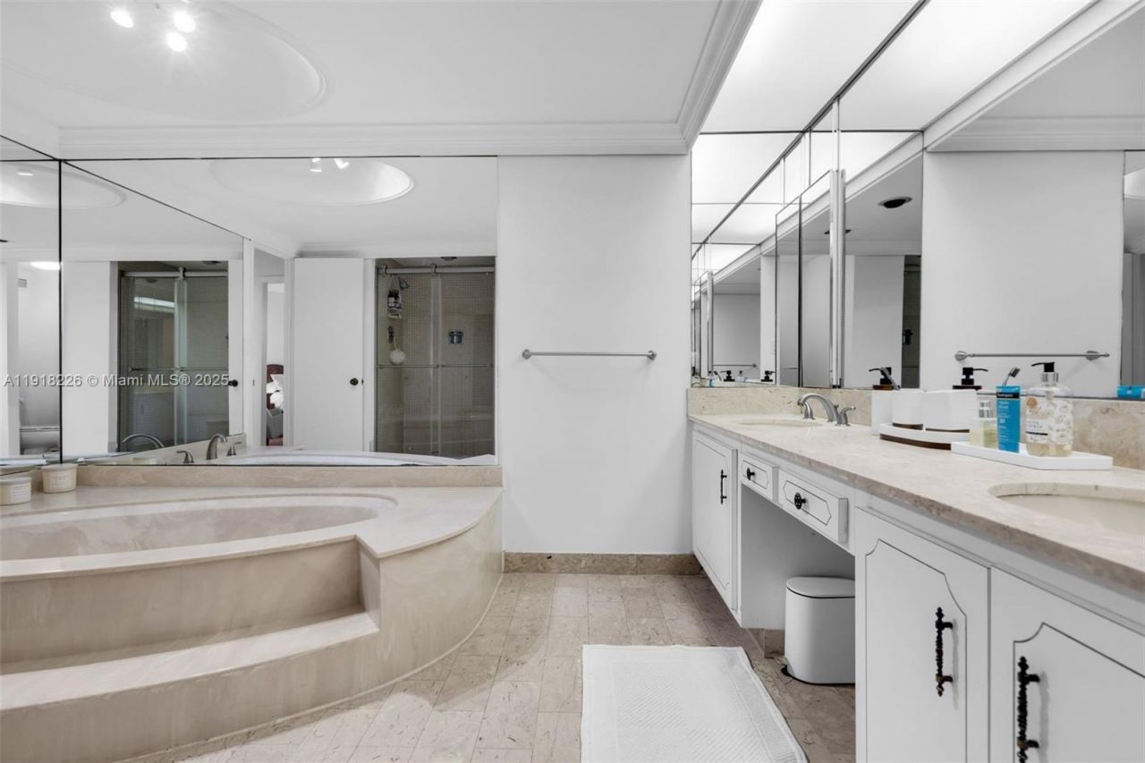 1121 Crandon Blvd, Unit E302, Key Biscayne, FL 33149 Photo