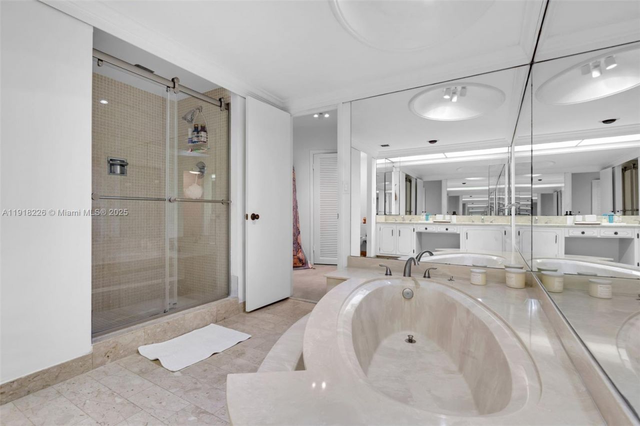 1121 Crandon Blvd, Unit E302, Key Biscayne, FL 33149 Photo