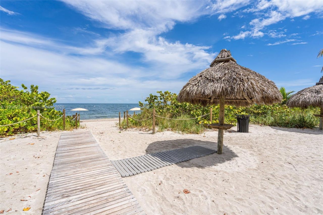 1121 Crandon Blvd, Unit E302, Key Biscayne, FL 33149 Photo