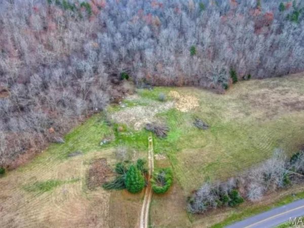 5866 Highway B, Ellington, MO 63638