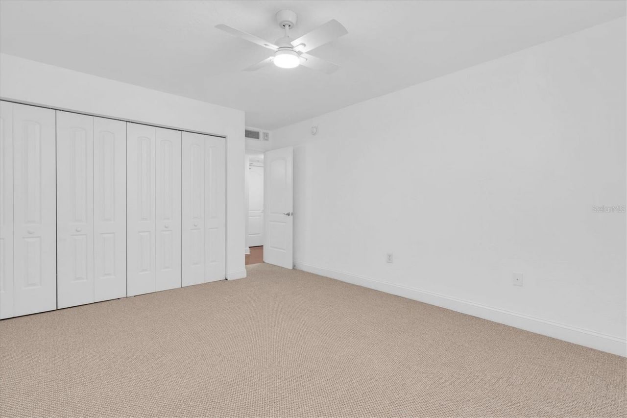 210 5th Avenue S, Unit 403, Saint Petersburg, FL 33701 Photo