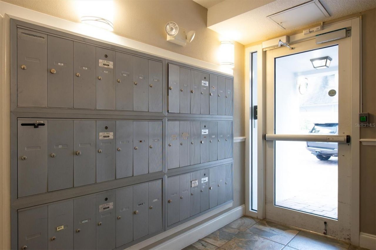 210 5th Avenue S, Unit 403, Saint Petersburg, FL 33701 Photo