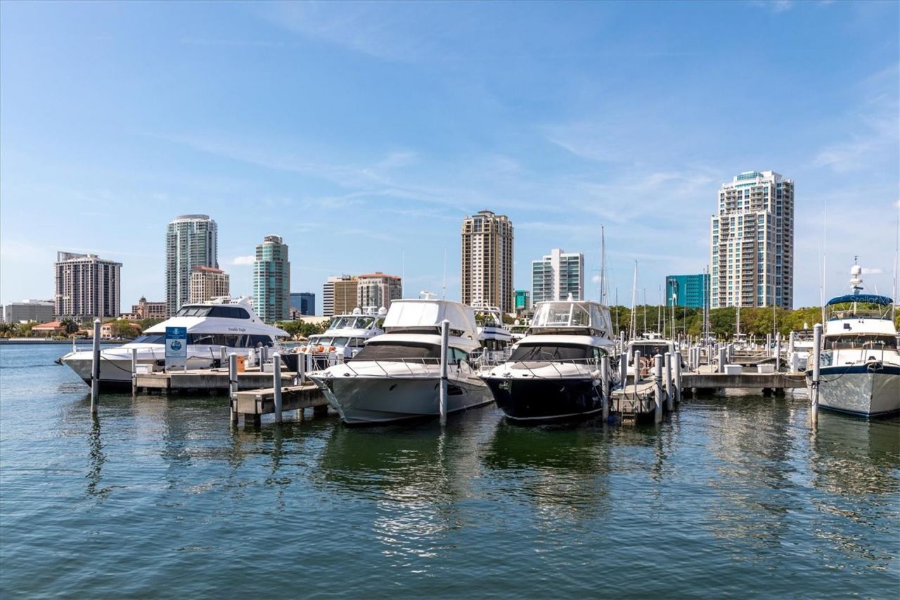210 5th Avenue S, Unit 403, Saint Petersburg, FL 33701 Photo