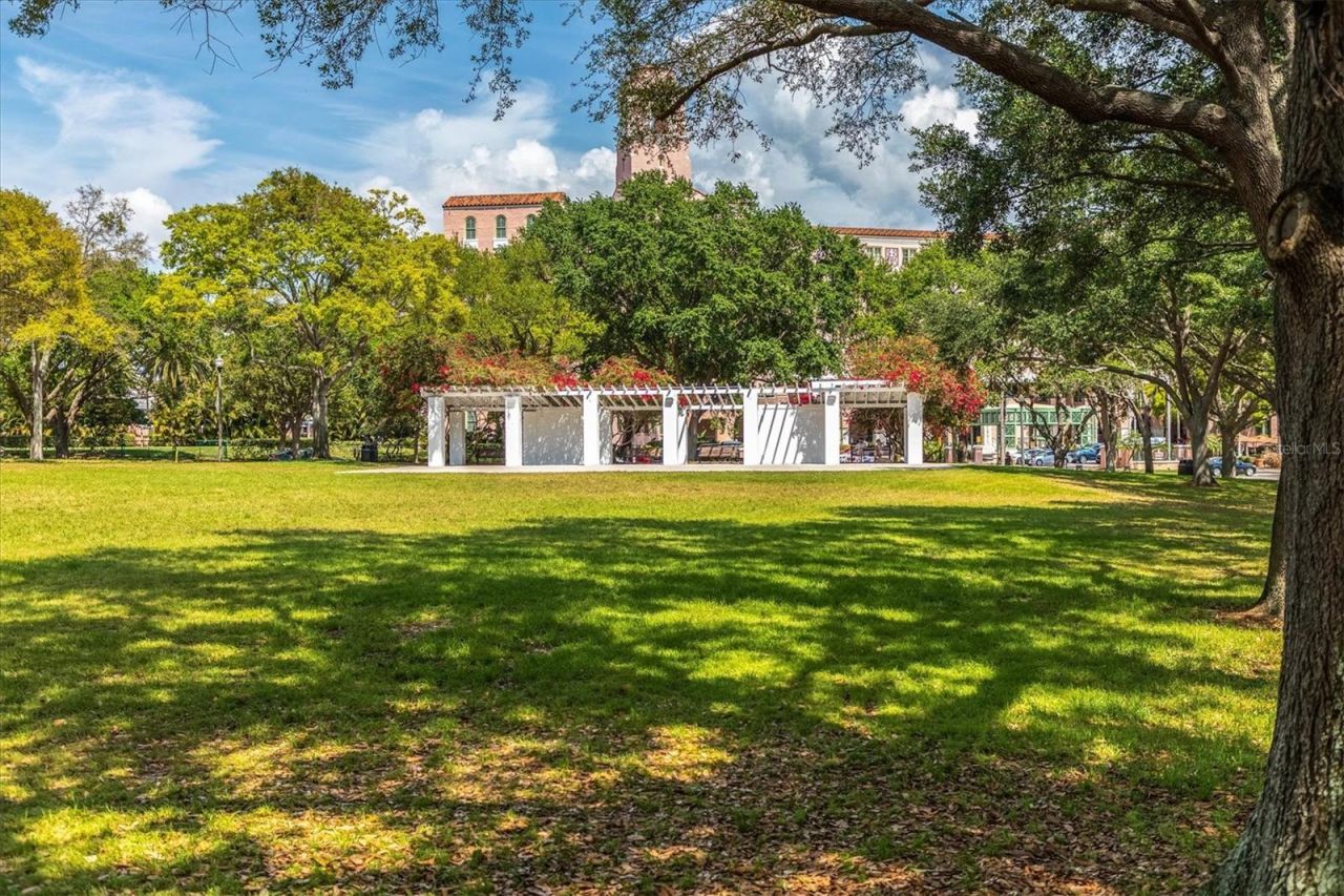 210 5th Avenue S, Unit 403, Saint Petersburg, FL 33701 Photo