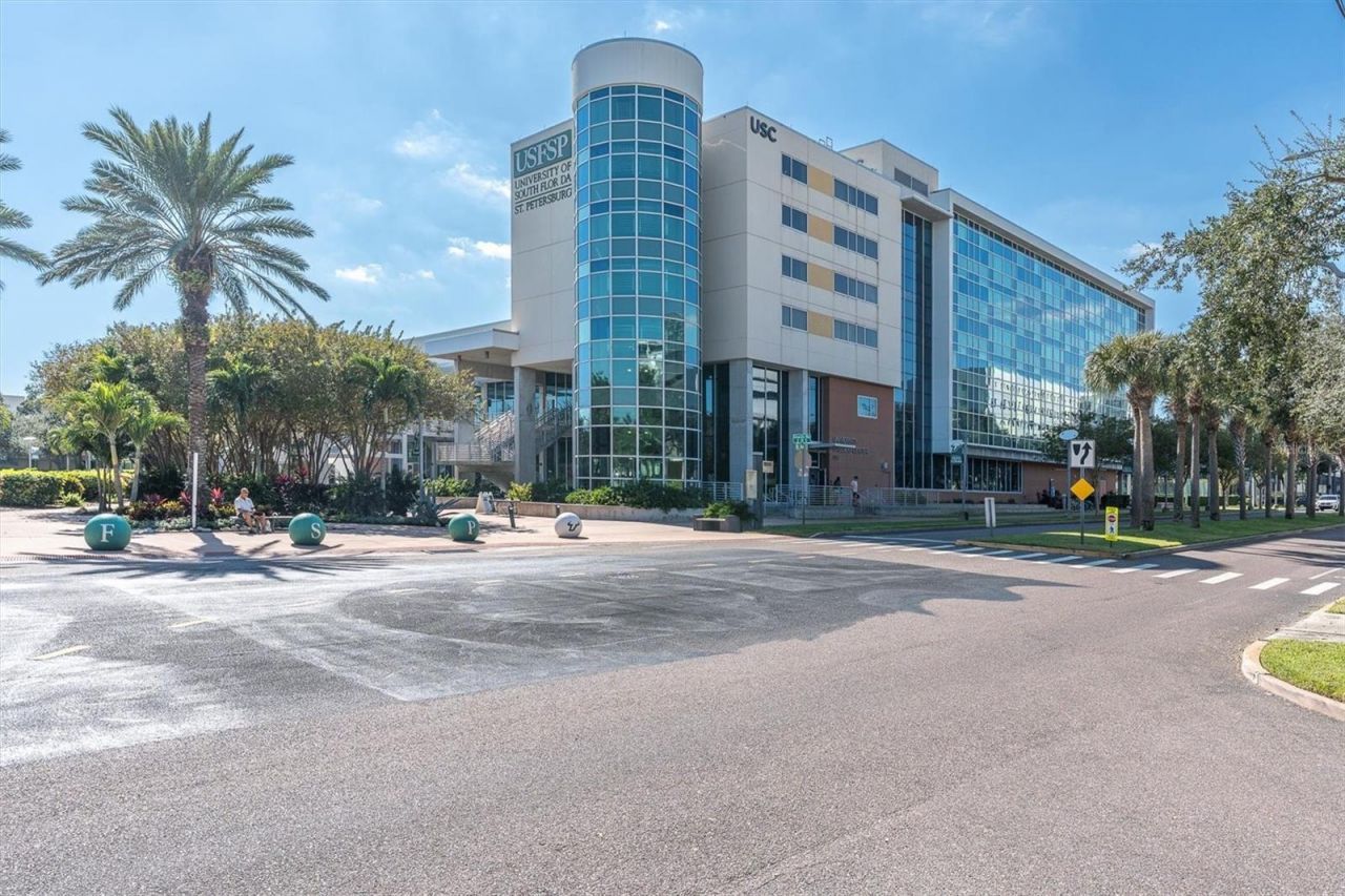 210 5th Avenue S, Unit 403, Saint Petersburg, FL 33701 Photo