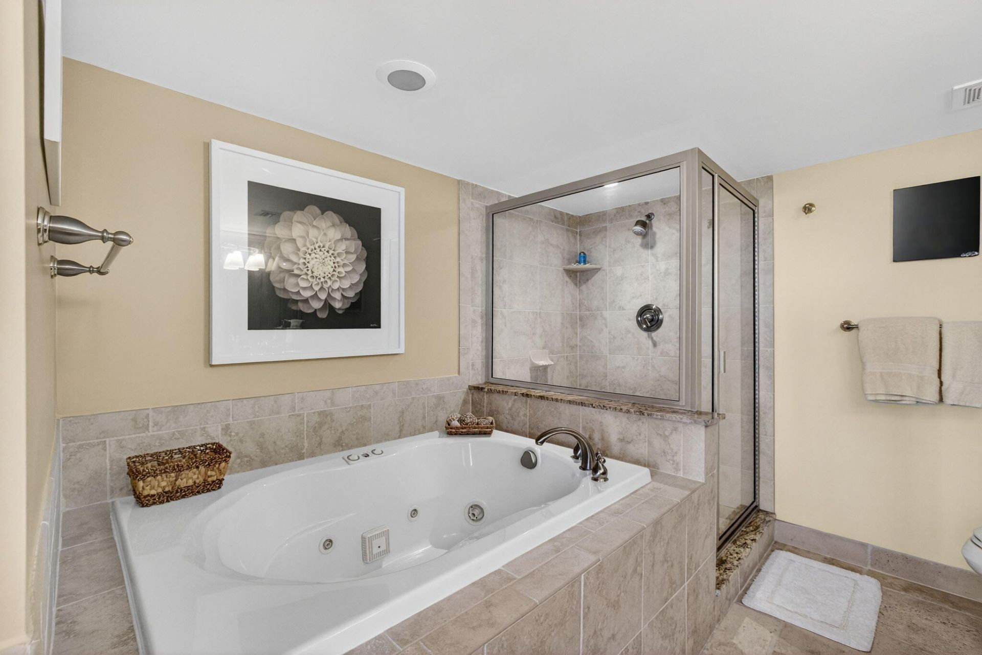 4200 N Ocean Drive, Unit 2-406, Singer Island, FL 33404 Photo