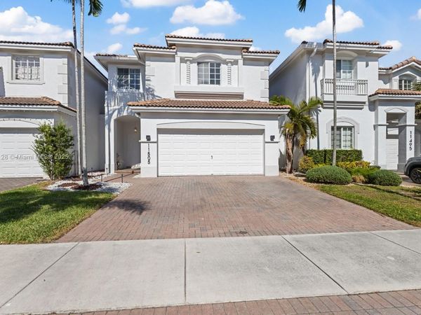 11505 NW 71st St, Doral, FL 33178