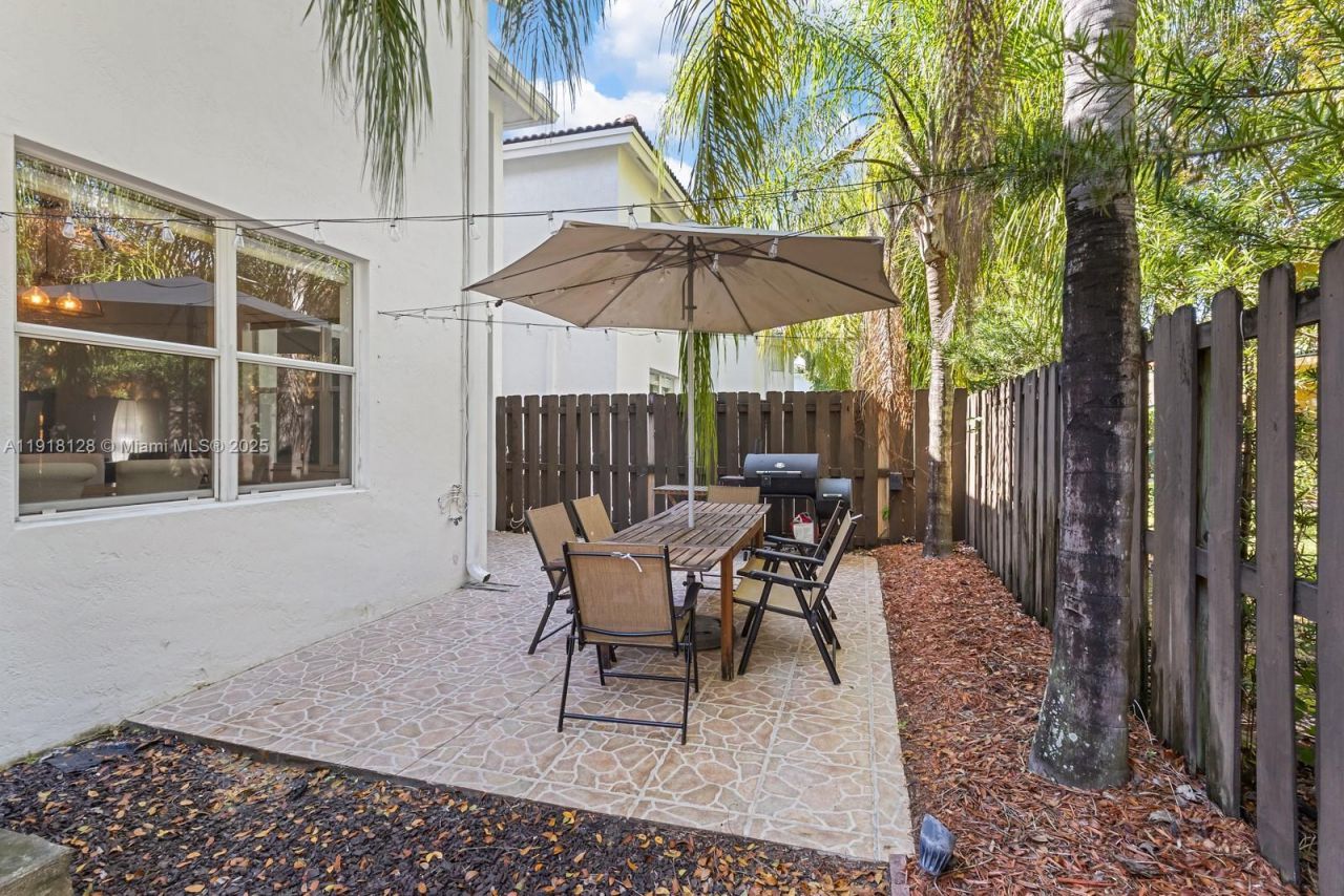 11505 NW 71st St, Doral, FL 33178 Photo