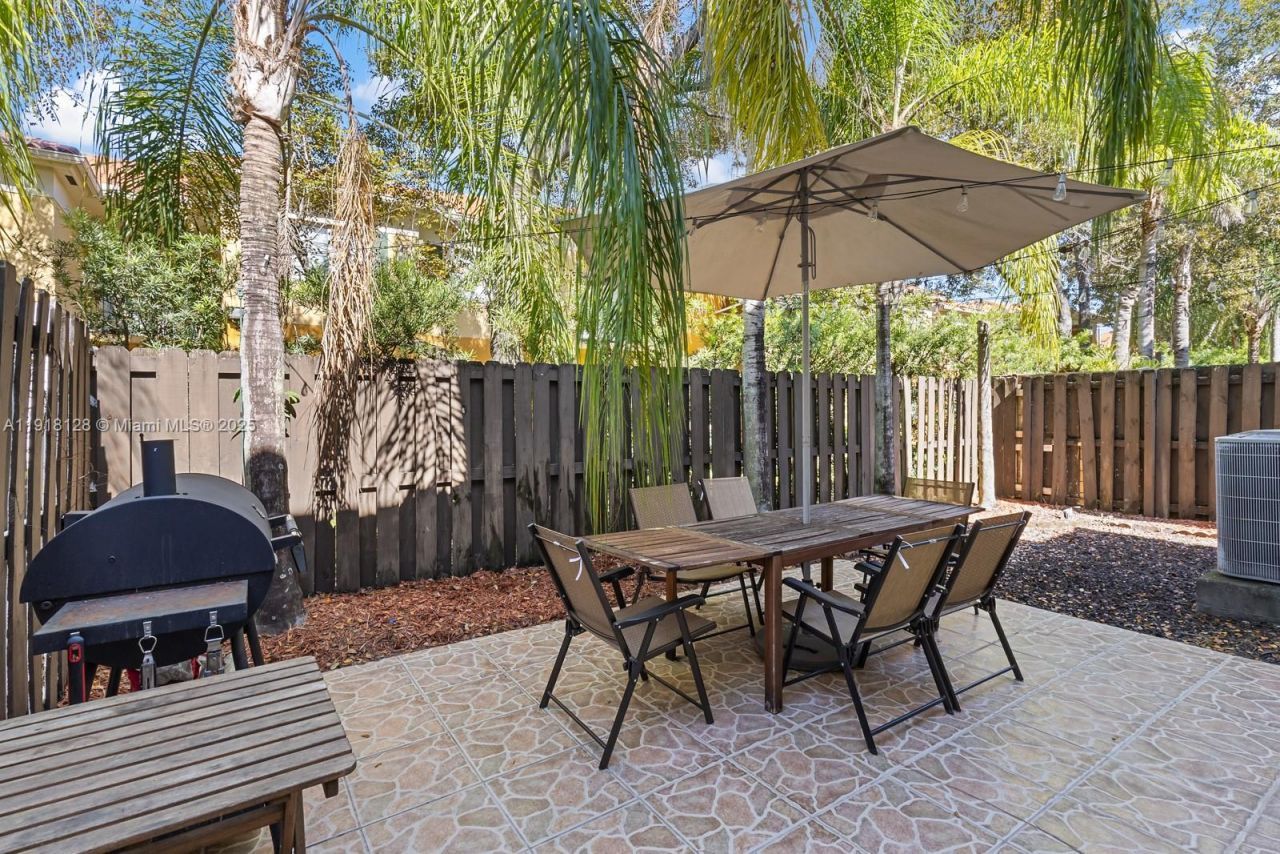 11505 NW 71st St, Doral, FL 33178 Photo