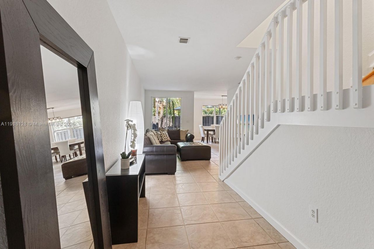 11505 NW 71st St, Doral, FL 33178 Photo