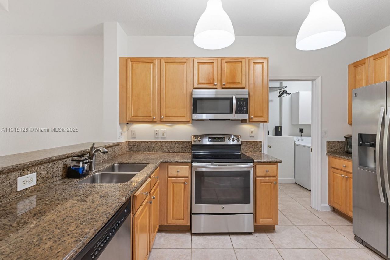 11505 NW 71st St, Doral, FL 33178 Photo