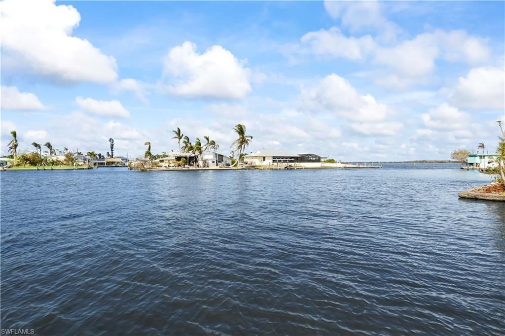 4520 And 4530 Pine Island Rd Nw, Matlacha, FL 33993 Photo