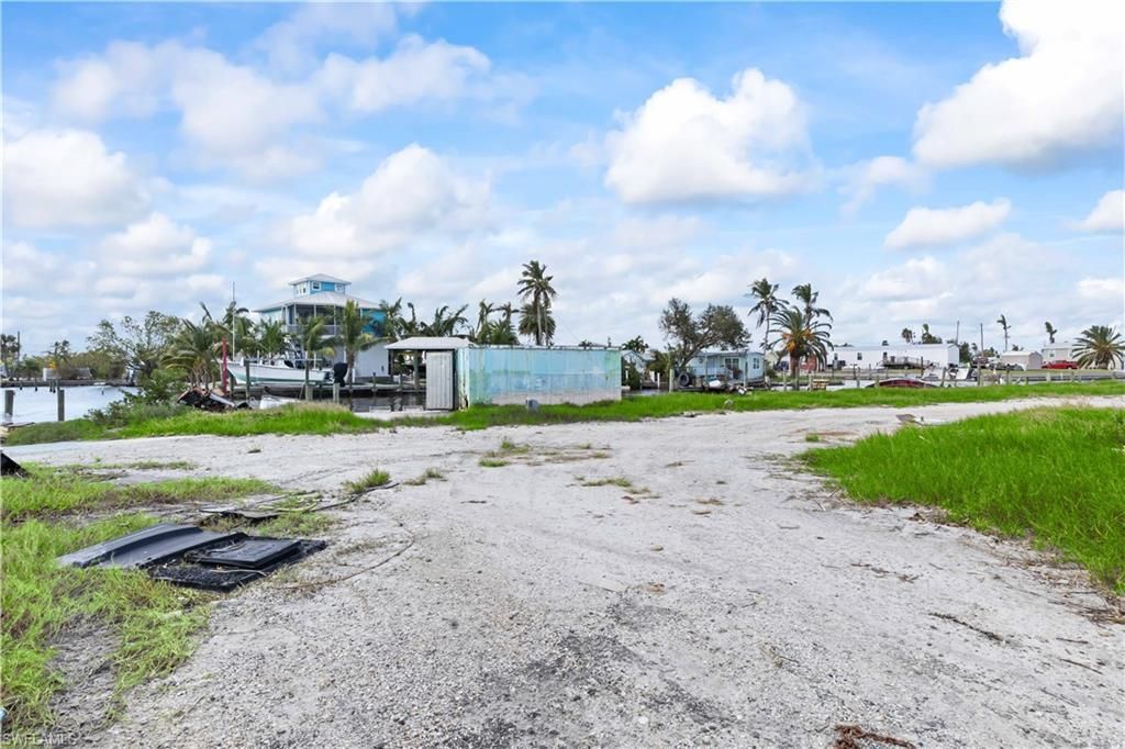 4520 And 4530 Pine Island Rd Nw, Matlacha, FL 33993 Photo