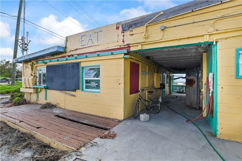 4520 And 4530 Pine Island Rd Nw, Matlacha, FL 33993 Photo