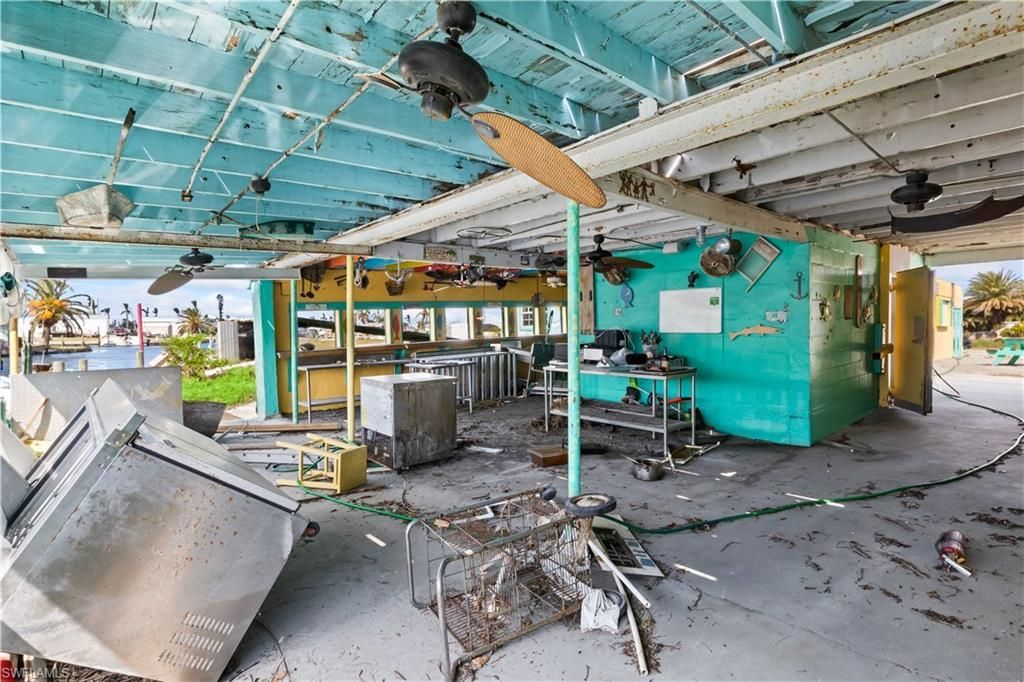 4520 And 4530 Pine Island Rd Nw, Matlacha, FL 33993 Photo