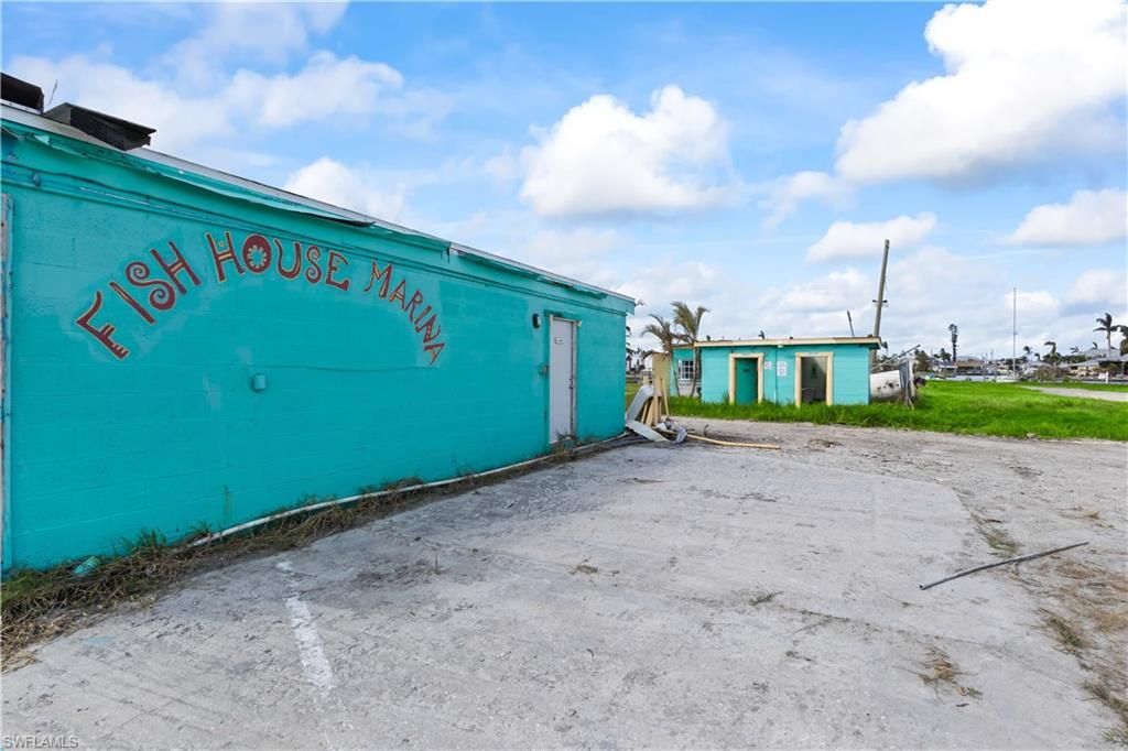 4520 And 4530 Pine Island Rd Nw, Matlacha, FL 33993 Photo