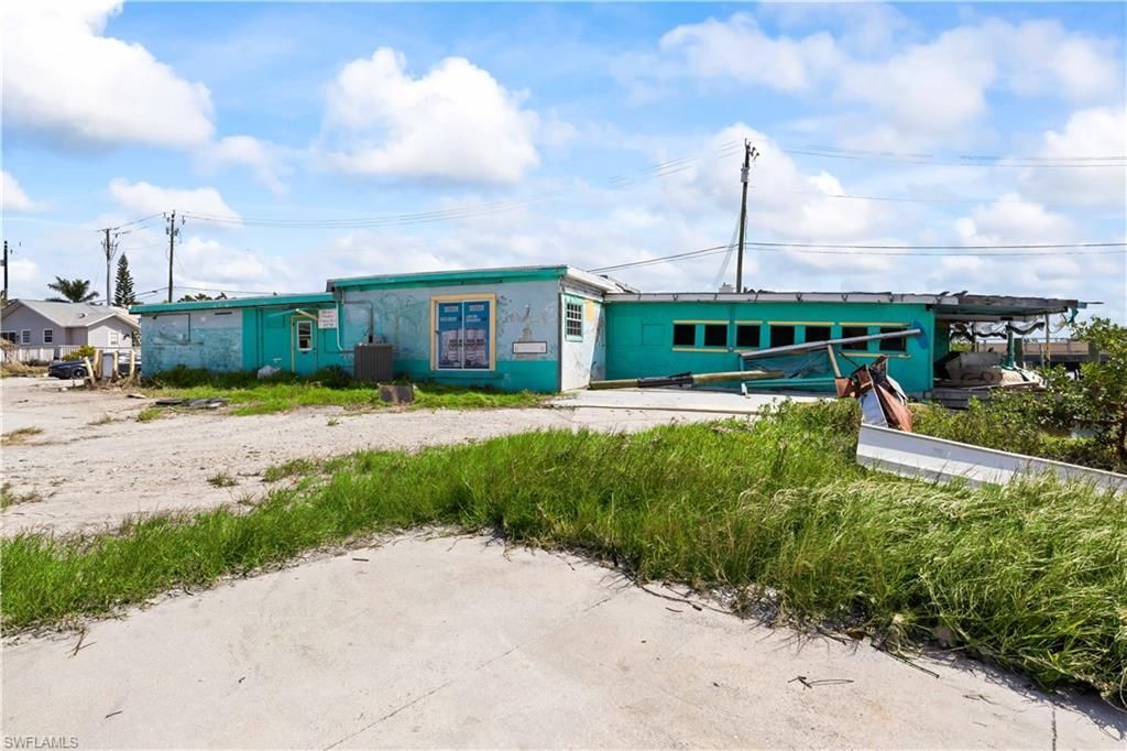 4520 And 4530 Pine Island Rd Nw, Matlacha, FL 33993 Photo