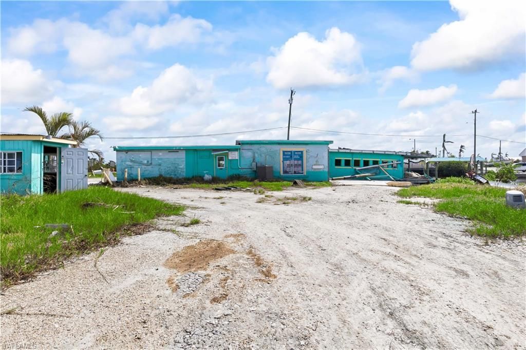 4520 And 4530 Pine Island Rd Nw, Matlacha, FL 33993 Photo