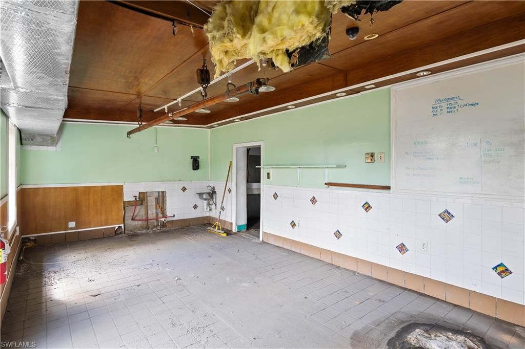 4520 And 4530 Pine Island Rd Nw, Matlacha, FL 33993 Photo