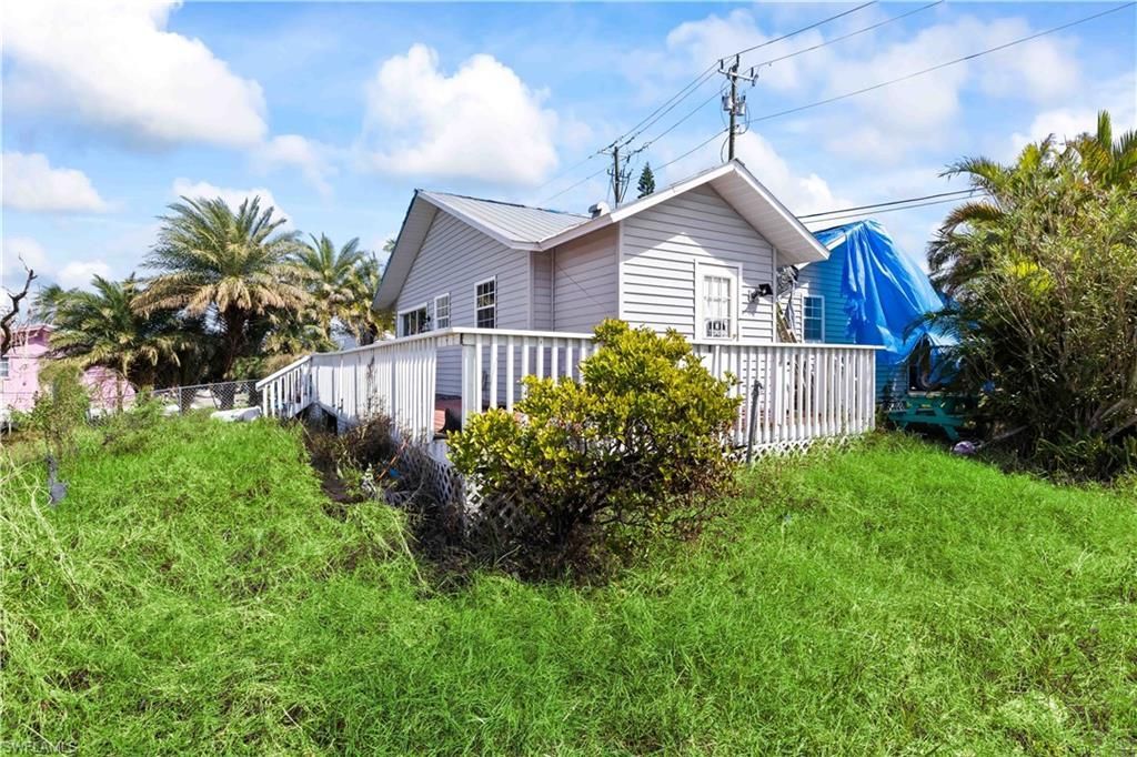 4520 And 4530 Pine Island Rd Nw, Matlacha, FL 33993 Photo