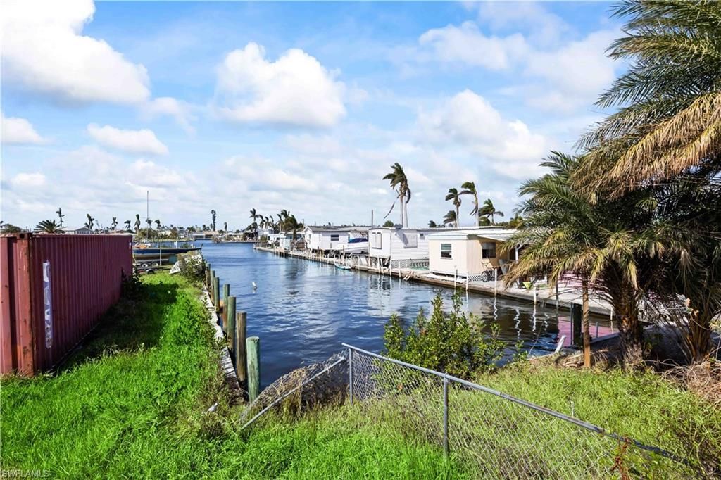 4520 And 4530 Pine Island Rd Nw, Matlacha, FL 33993 Photo