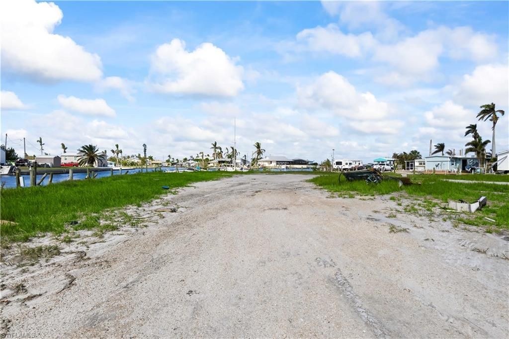 4520 And 4530 Pine Island Rd Nw, Matlacha, FL 33993 Photo