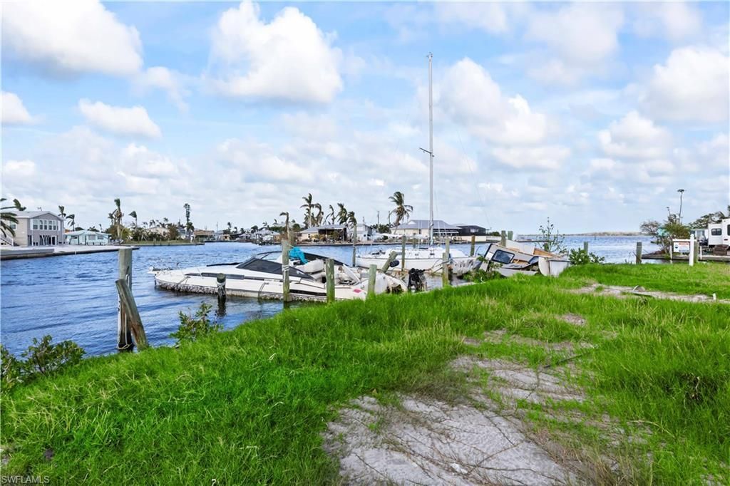 4520 And 4530 Pine Island Rd Nw, Matlacha, FL 33993 Photo