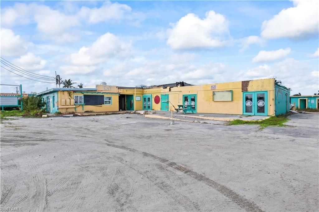 4520 And 4530 Pine Island Rd Nw, Matlacha, FL 33993 Photo