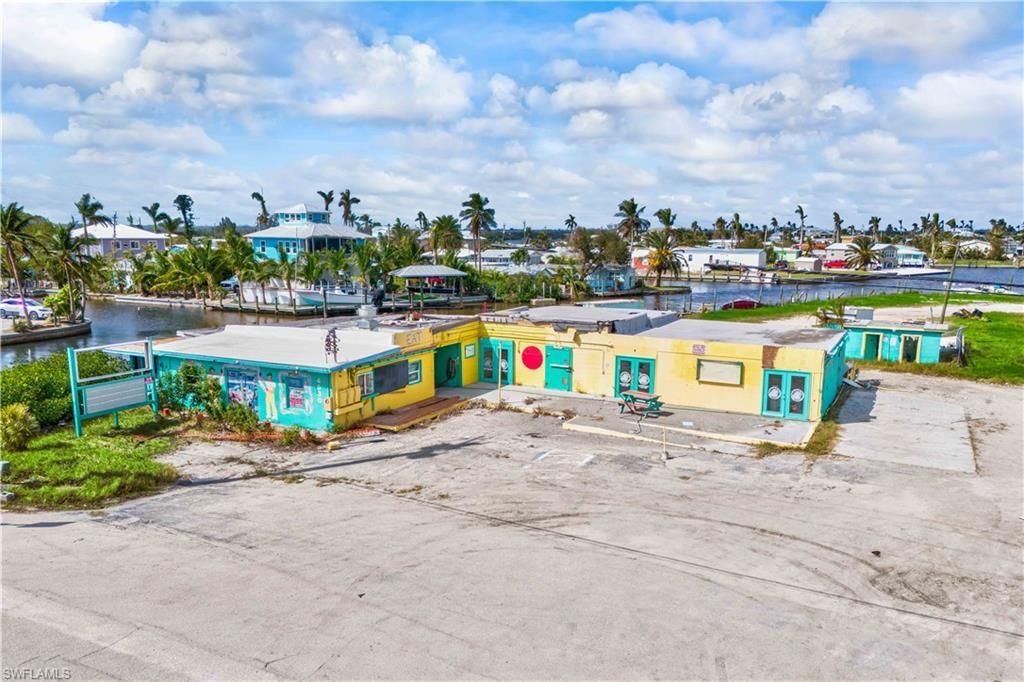 4520 And 4530 Pine Island Rd Nw, Matlacha, FL 33993 Photo