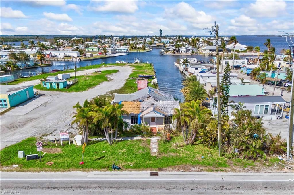 4520 And 4530 Pine Island Rd Nw, Matlacha, FL 33993 Photo