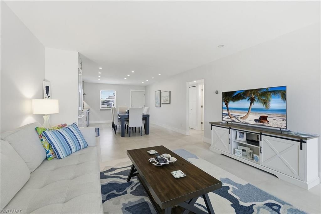 4200 Belair Ln, Unit 313, Naples, FL 34103 Photo