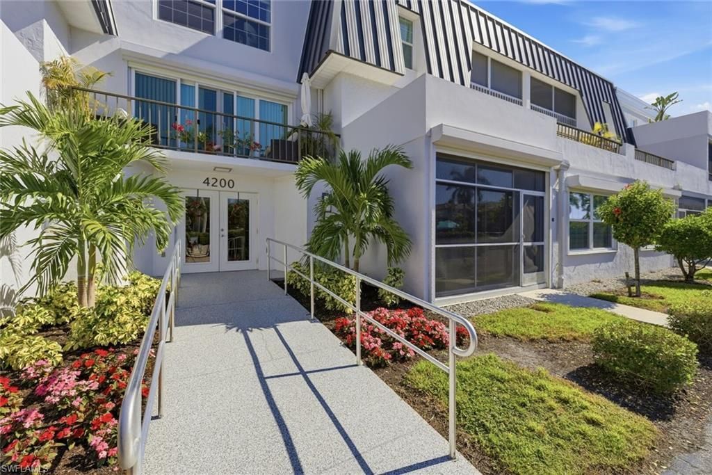 4200 Belair Ln, Unit 313, Naples, FL 34103 Photo
