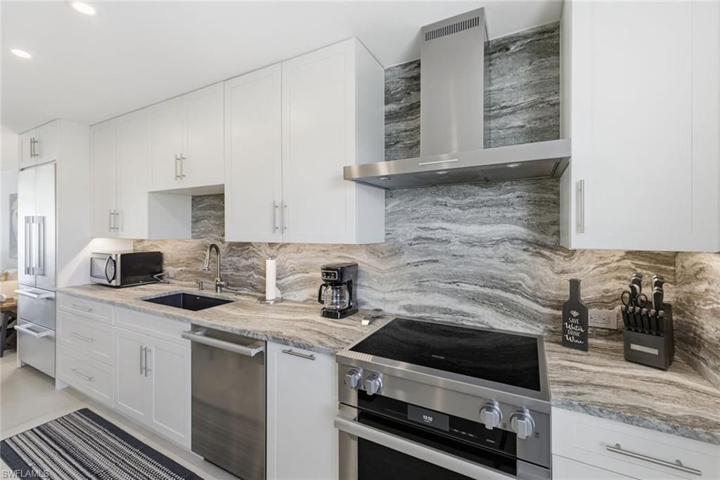 4200 Belair Ln, Unit 313, Naples, FL 34103 Photo