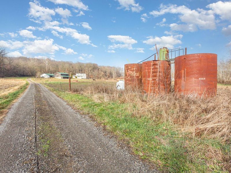 Frazeysburg, OH 43822 Photo 24