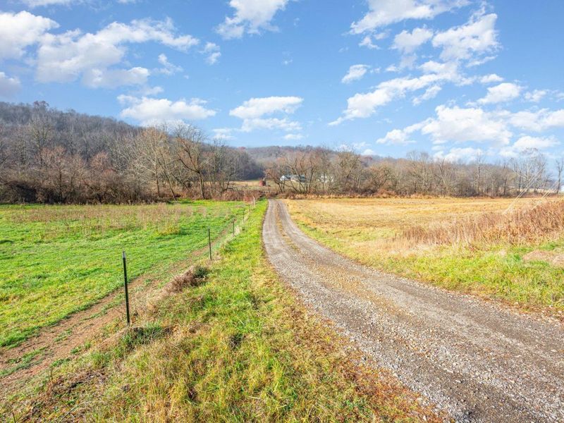 Frazeysburg, OH 43822 Photo 28