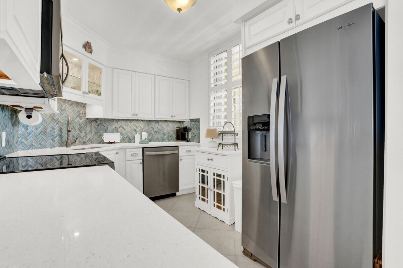 132 Lakeshore Drive, Unit 617, North Palm Beach, FL 33408 Photo