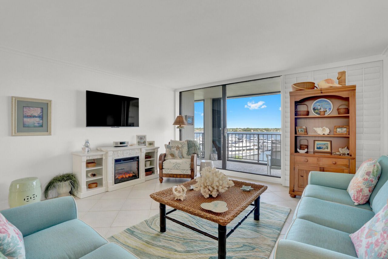 132 Lakeshore Drive, Unit 617, North Palm Beach, FL 33408 Photo