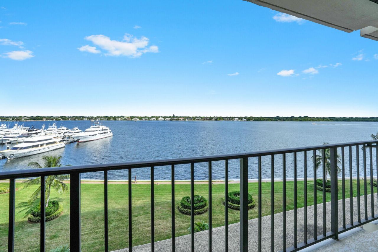 132 Lakeshore Drive, Unit 617, North Palm Beach, FL 33408 Photo