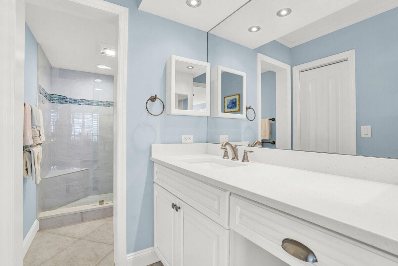 132 Lakeshore Drive, Unit 617, North Palm Beach, FL 33408 Photo