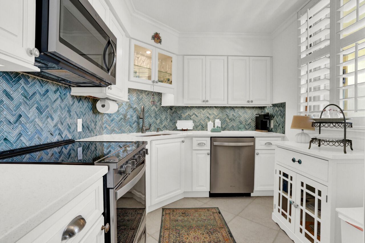 132 Lakeshore Drive, Unit 617, North Palm Beach, FL 33408 Photo