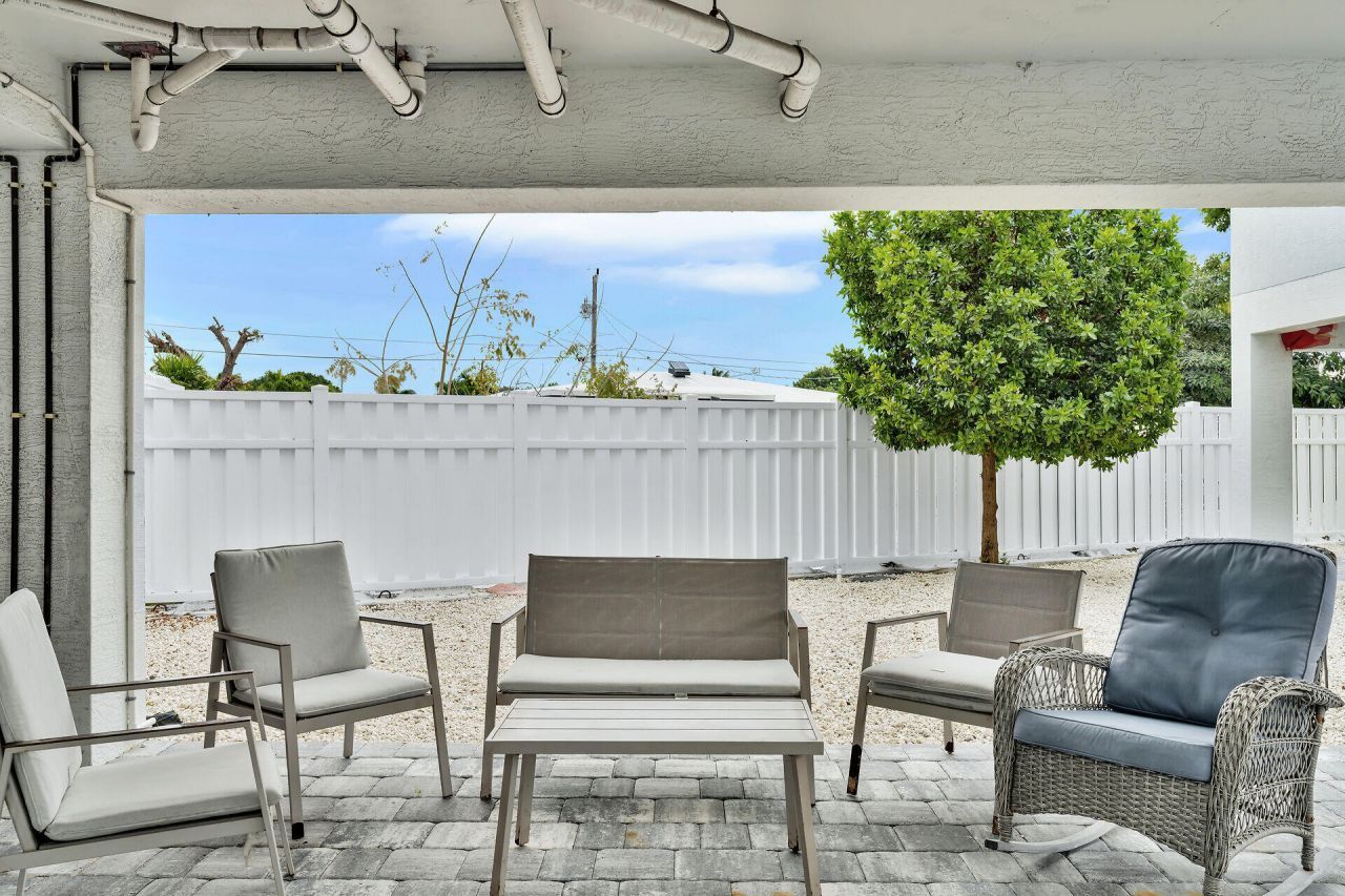 10877 Overseas Highway, Unit 6, Marathon, FL 33050 Photo