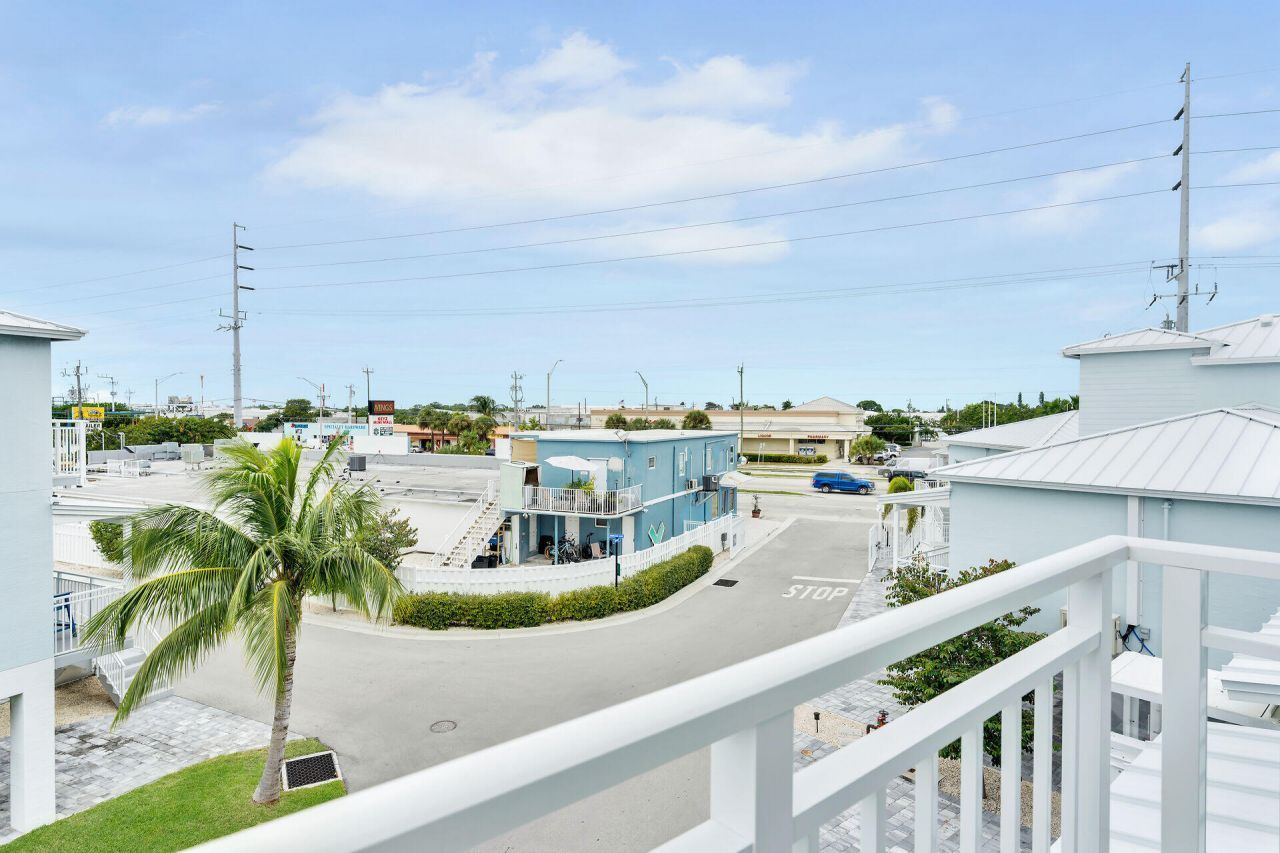 10877 Overseas Highway, Unit 6, Marathon, FL 33050 Photo