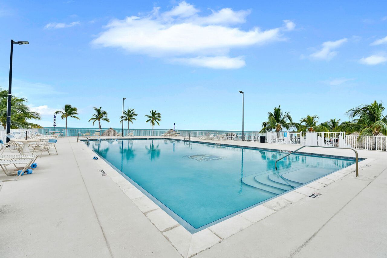 10877 Overseas Highway, Unit 6, Marathon, FL 33050 Photo