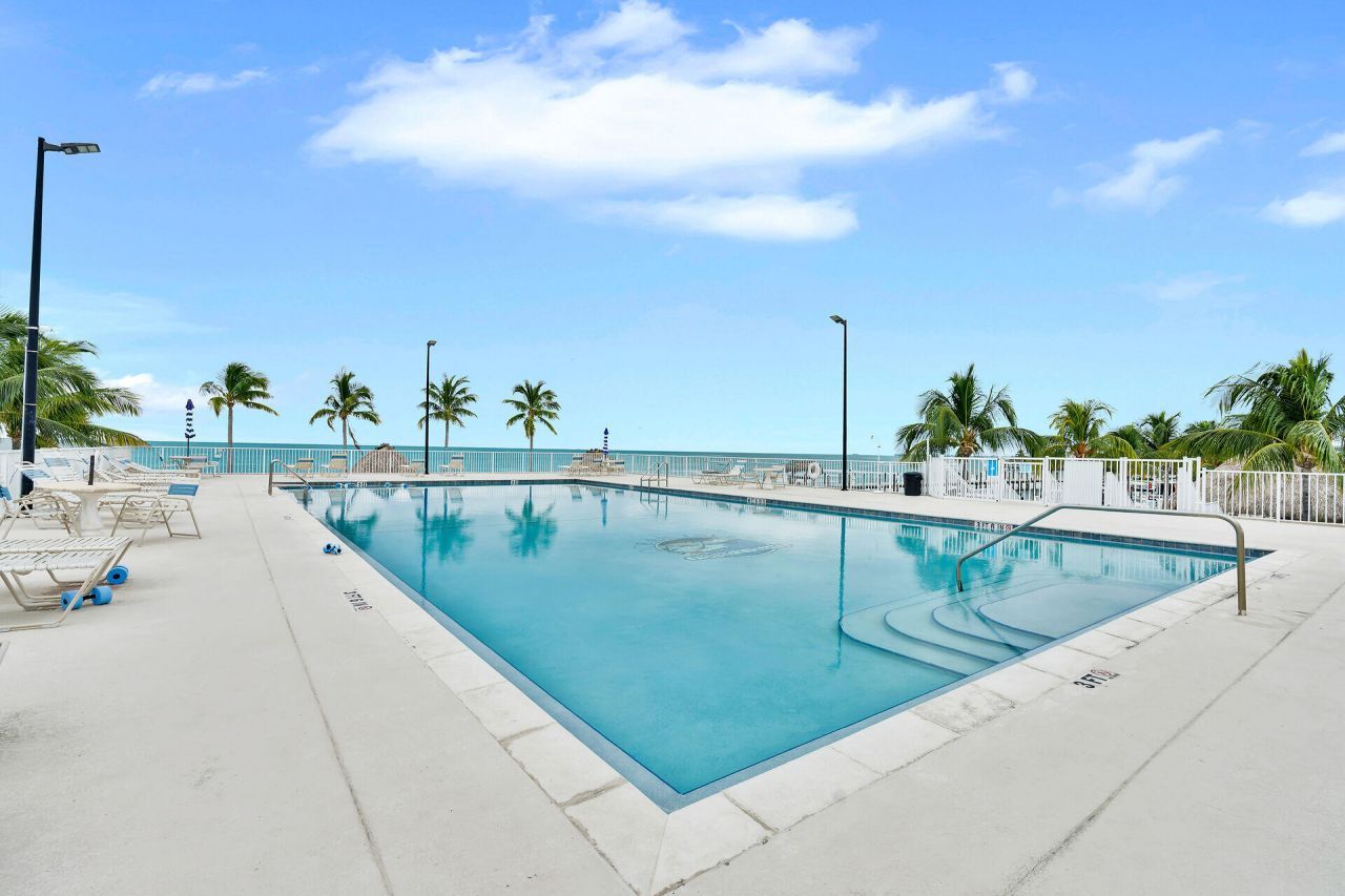 10877 Overseas Highway, Unit 6, Marathon, FL 33050 Photo